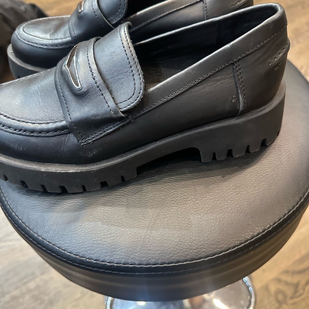 Steve Madden Black Loafers with Silver Accent - Picture 2 of 6